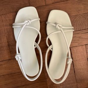 Vince Doyle Sandals NEW IN BOX 8.5 - color celery